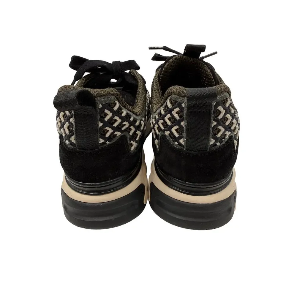 Chanel Interlocking CC Logo Trail Trainer Sneakers Black White Women's Size 37